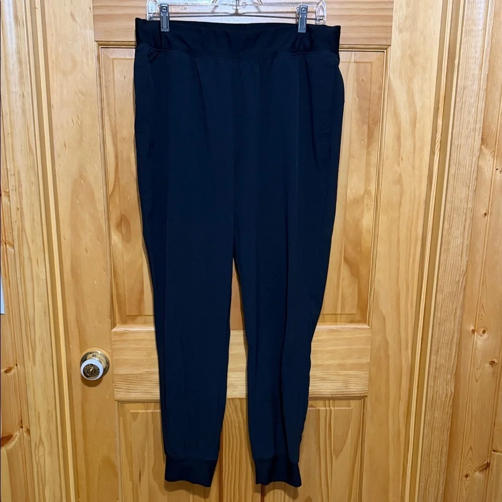 Under Armour Women's Black Nylon Jogger Pants, Size Large.